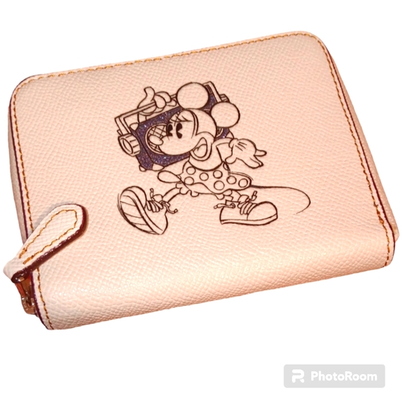 EUC Coach Minnie Mouse Wallet limited edition - Picture 1 of 4